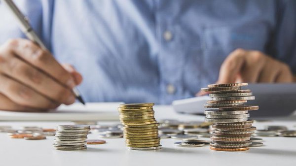 美股三大股指期货盘前走低