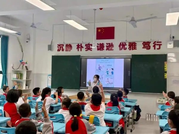 探秘水质伴成长，长沙水业集团开展节水知识进校园活动