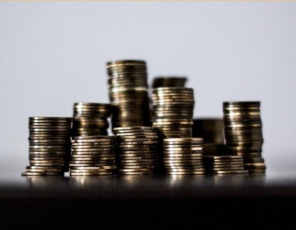 南向资金净买入额达200亿港元
